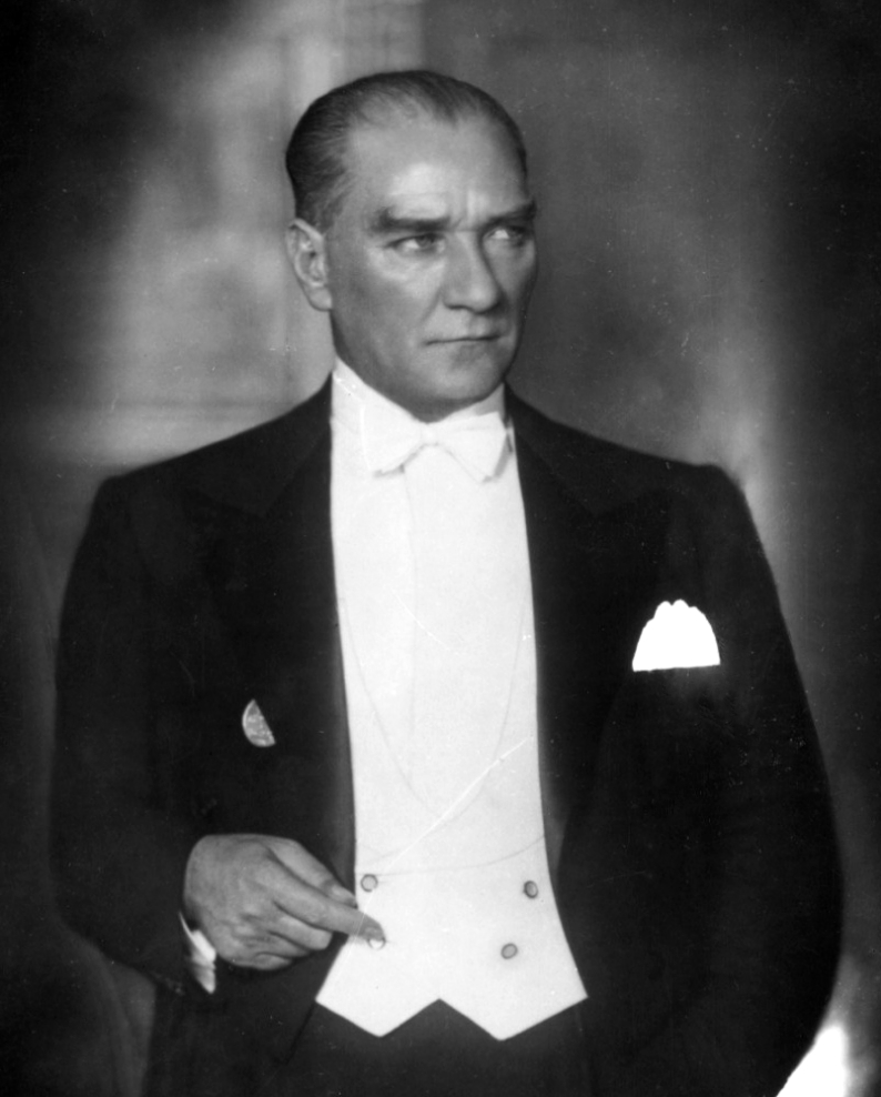Mustafa Kemal Atatürk, 1932; tarihî arşiv portresi